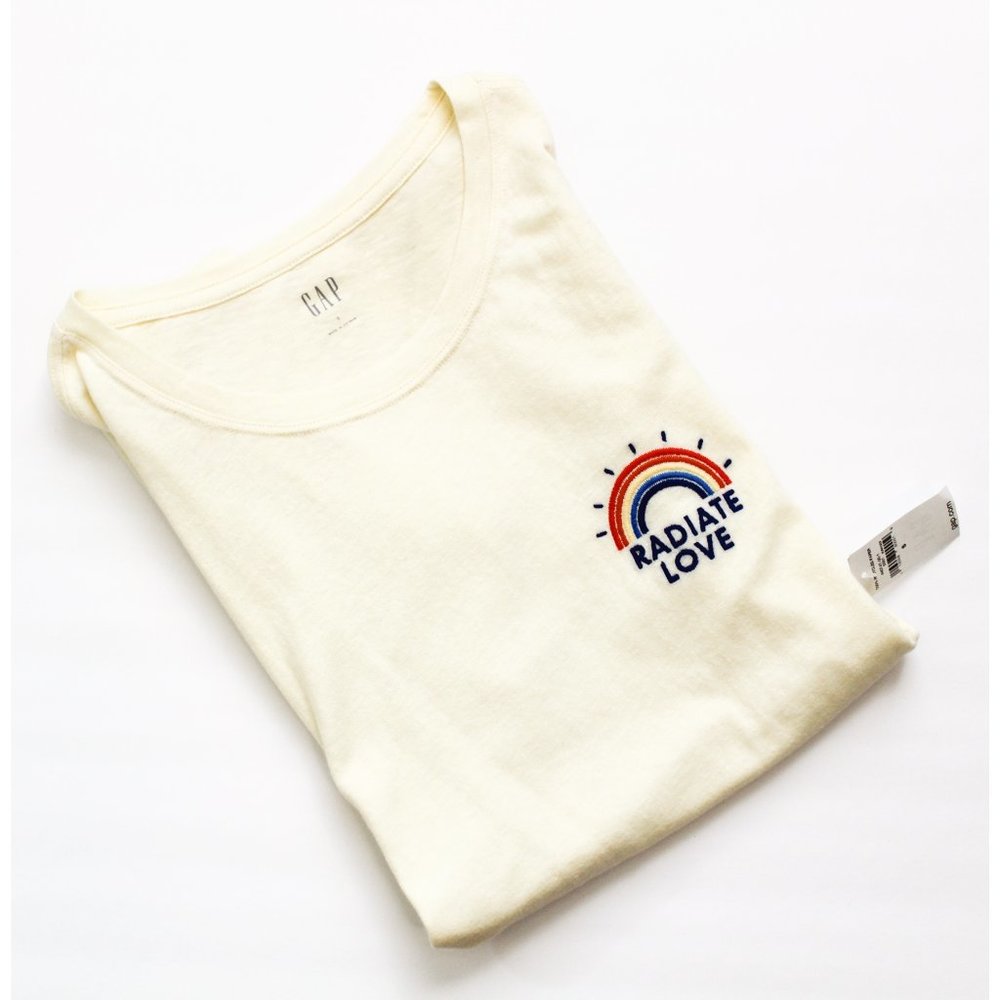 GAP Radiate love embroidered t shirt